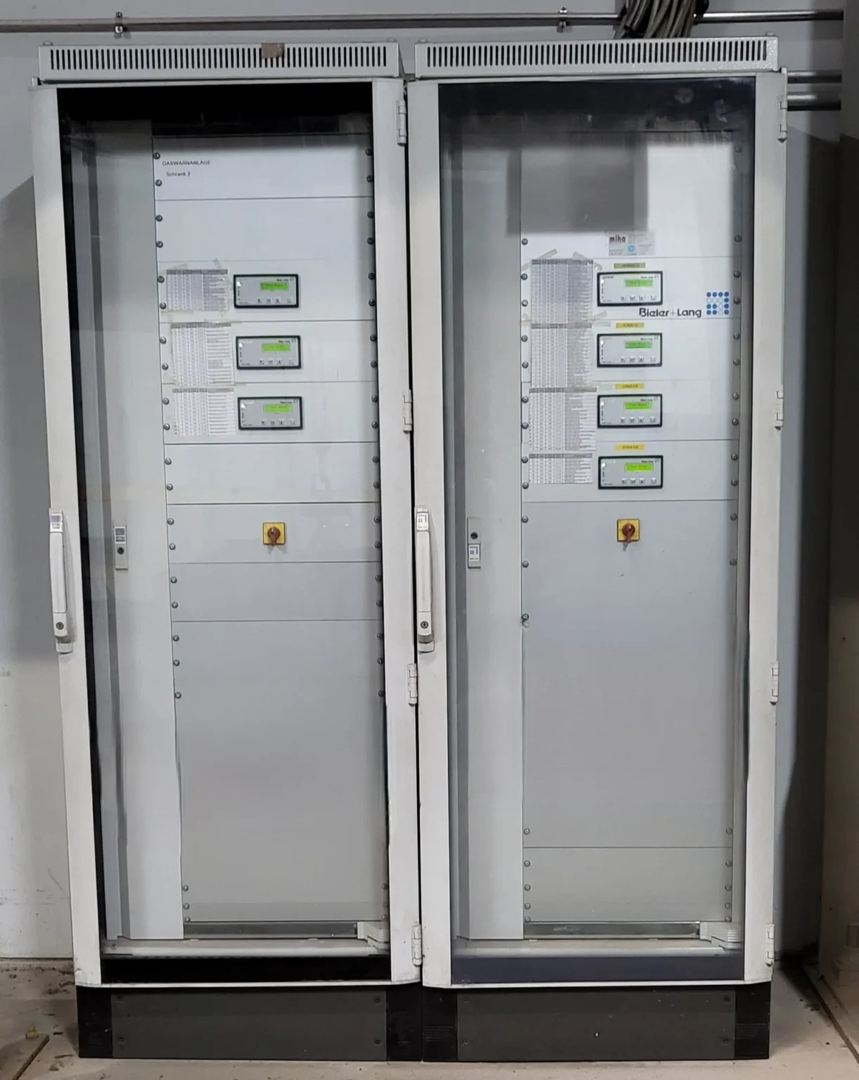 Schaltschrank mit Überwachung von Gasen